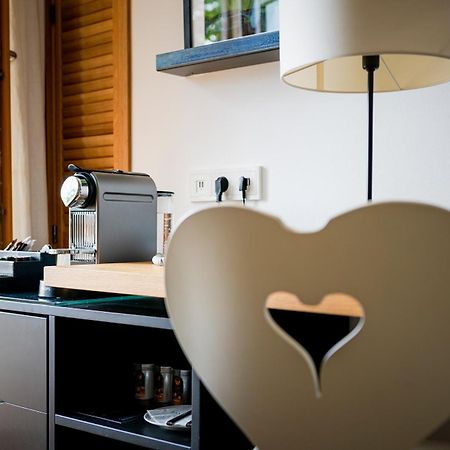 Das Tegernsee Exteriér fotografie A Nespresso machine in a hotel room